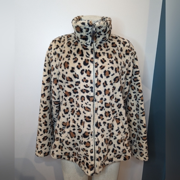 Torrid faux fur jacket, Sherpa leopard print, Plus size 1x - Picture 7 of 12
